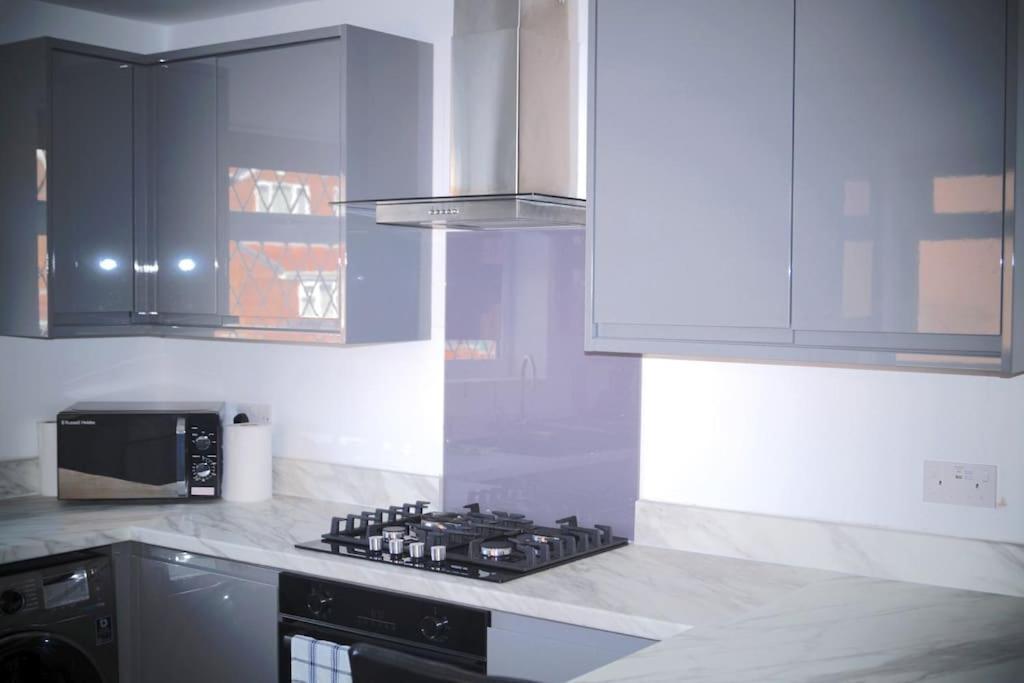 Luxurious Detached Bungalow Бэтли Экстерьер фото