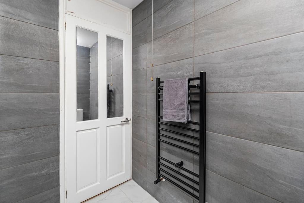 Luxurious Detached Bungalow Бэтли Экстерьер фото